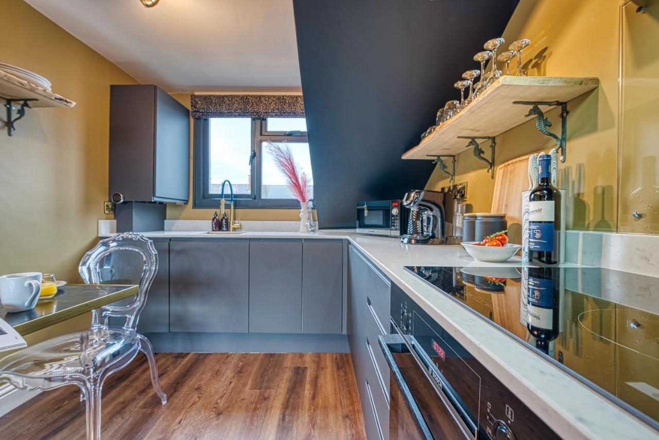 Casa Del Artista - Luxury Apartments, Whitby Esterno foto