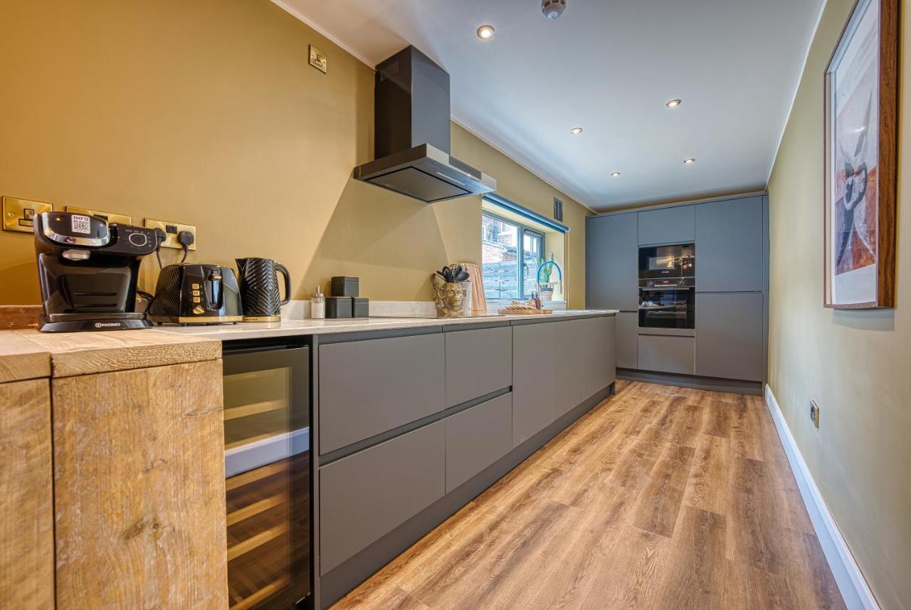 Casa Del Artista - Luxury Apartments, Whitby Esterno foto